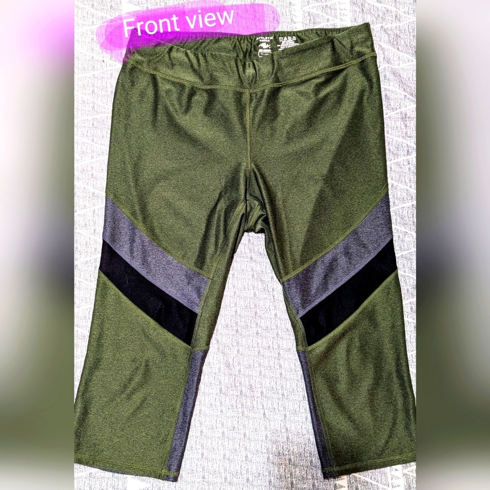 Athletic Works brand, ladies XL, green, grey & black EUC